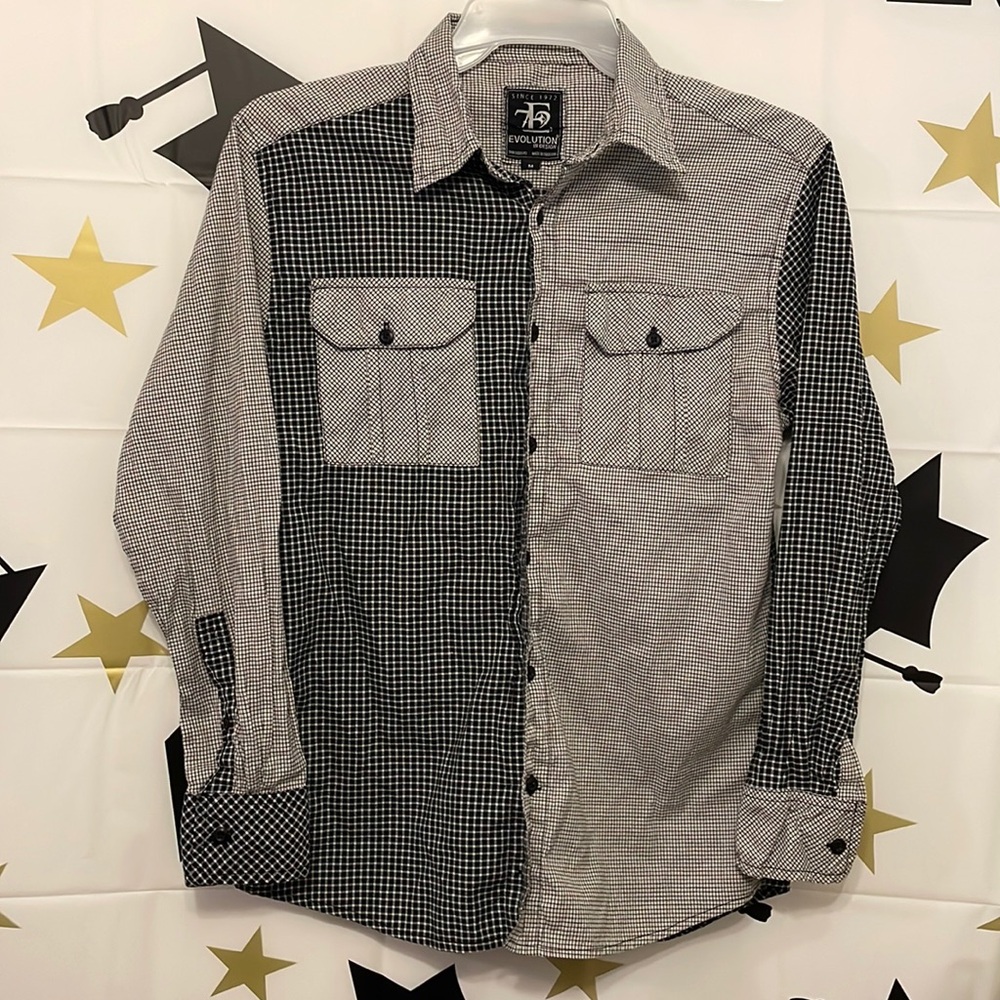 Evolution Mens shirt size Medium